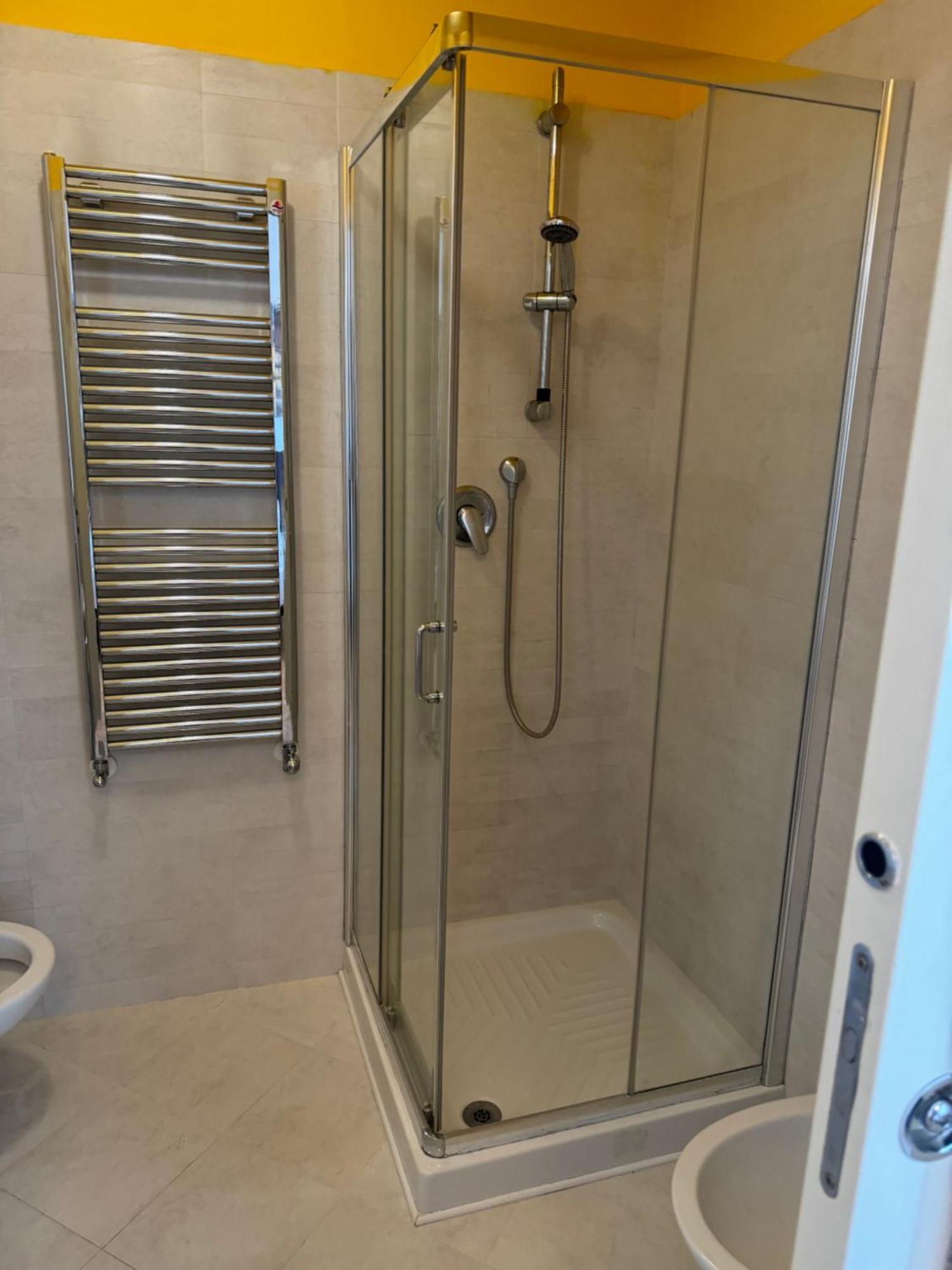 Affitta Camera Apartment *